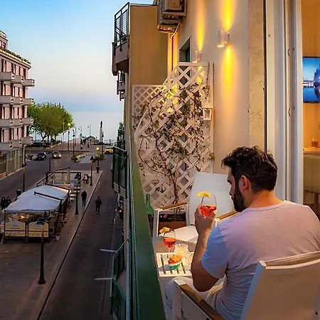 La Serenata Luxury 4* Майори