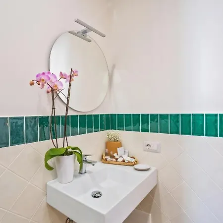 La Serenata Luxury Bed & Breakfast 4*