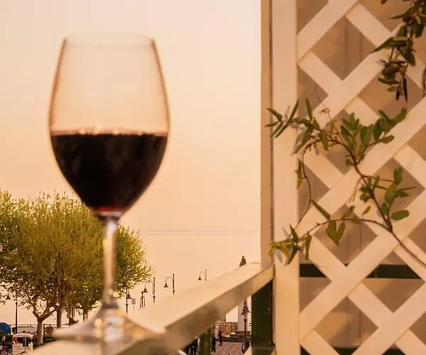 La Serenata Luxury Bed and breakfast 4*